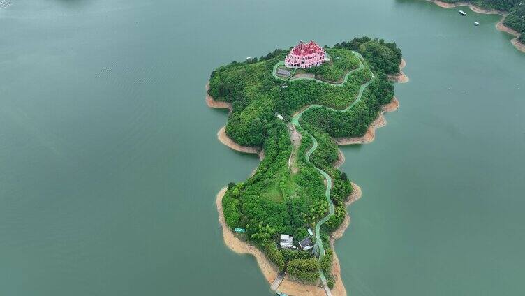 浙江云和粉红蔷薇城堡在岛屿中的民宿