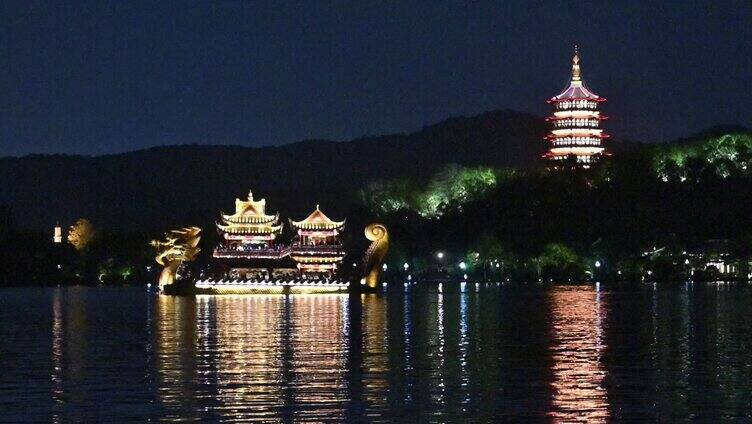 杭州西湖夜晚的湖心亭