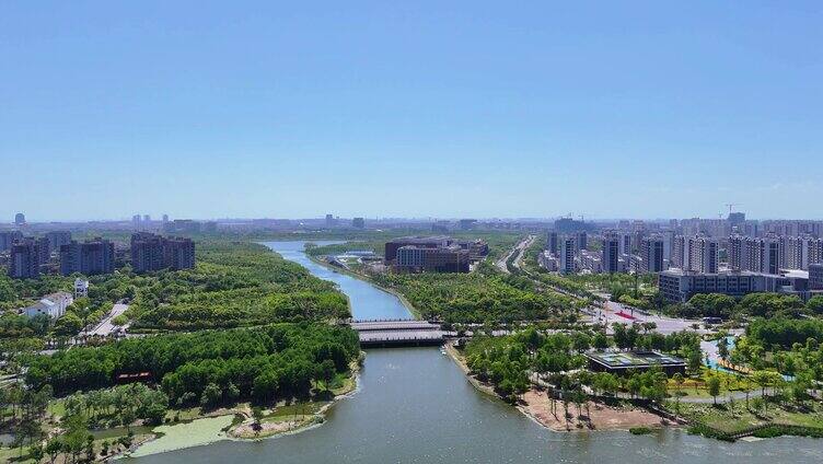 航拍浦东临港生态风景空镜头海绵公园
