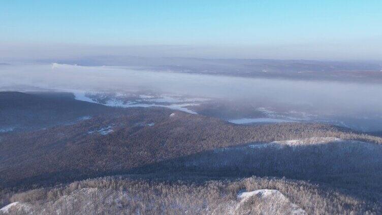 延时航拍大兴安岭山林雪景云彩