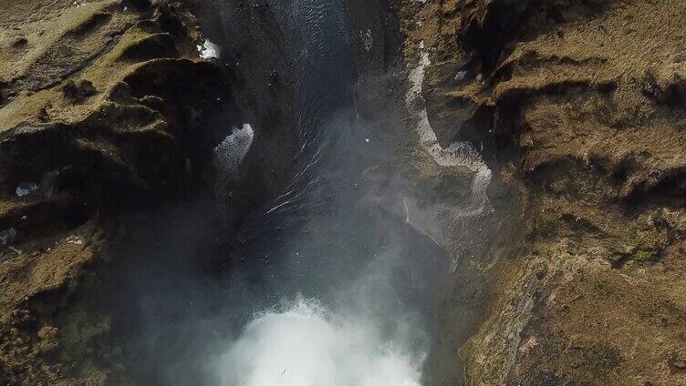 美丽的冰岛瀑布
