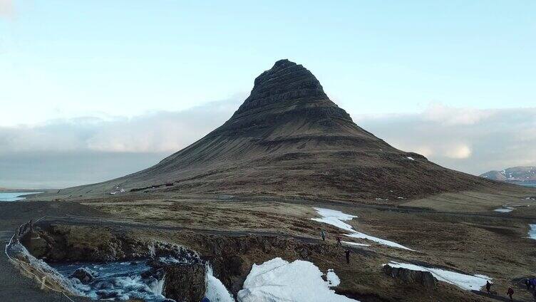 冰岛的草帽山
