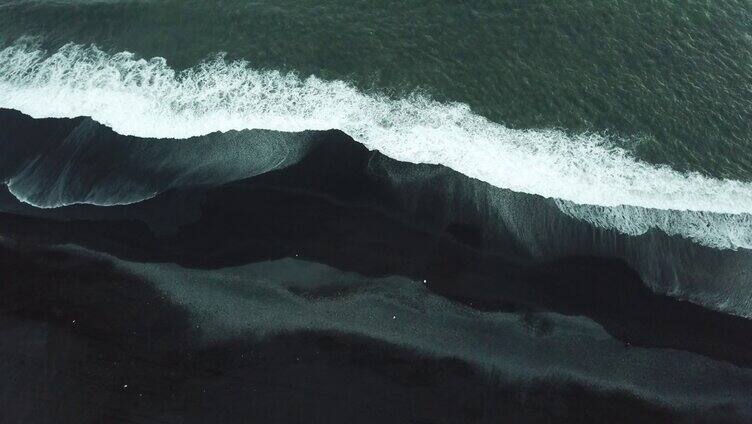 冰岛的大海浪