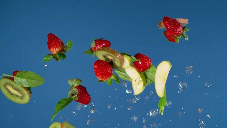 草莓猕猴桃水果苹果果蔬抛向空中
