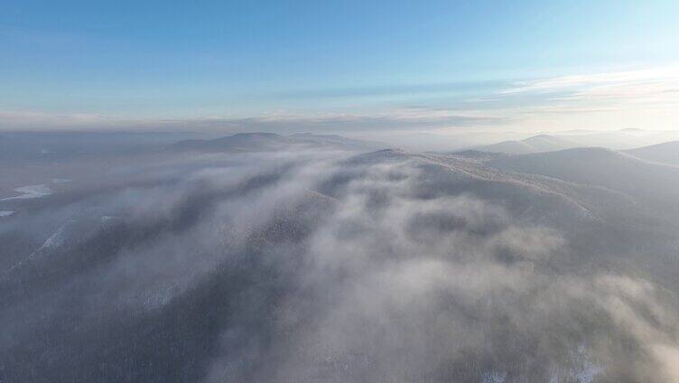 航拍冬季山林雾凇冻雾迷漫
