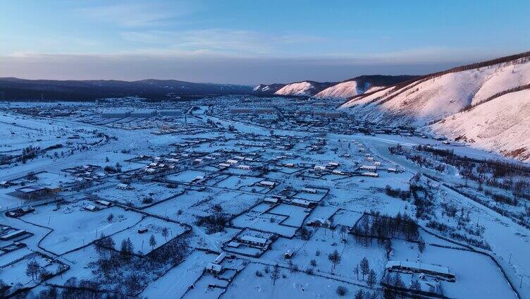 航拍极寒中的大兴安岭雪村