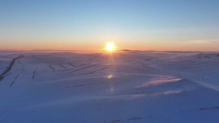 航拍寒冬呼伦贝尔草原暮雪