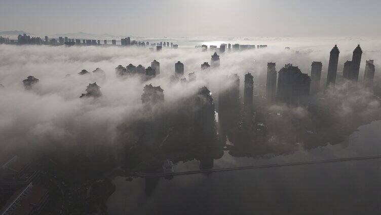 厦门平流雾日出水晶湖郡延时 视频