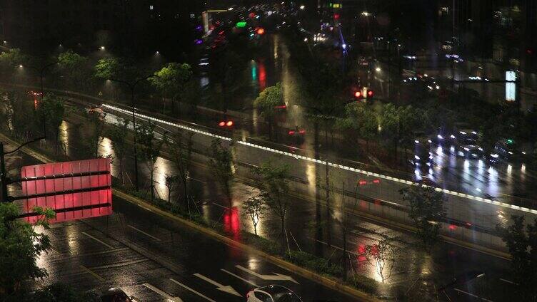 城市雨季下班车流 玻璃反射车流尾灯