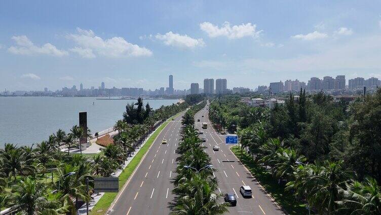 海南环岛旅游公路海口市假日海滩钟楼