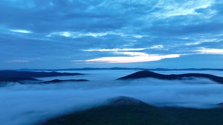 航拍黎明山川云海朝阳