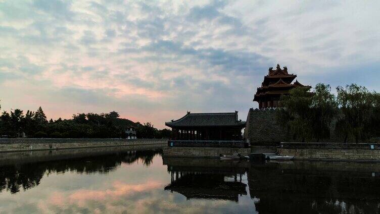 故宫清晨黑云延时-日出