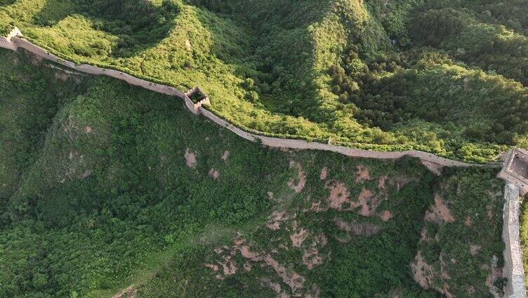 航拍金山岭长城日出风光