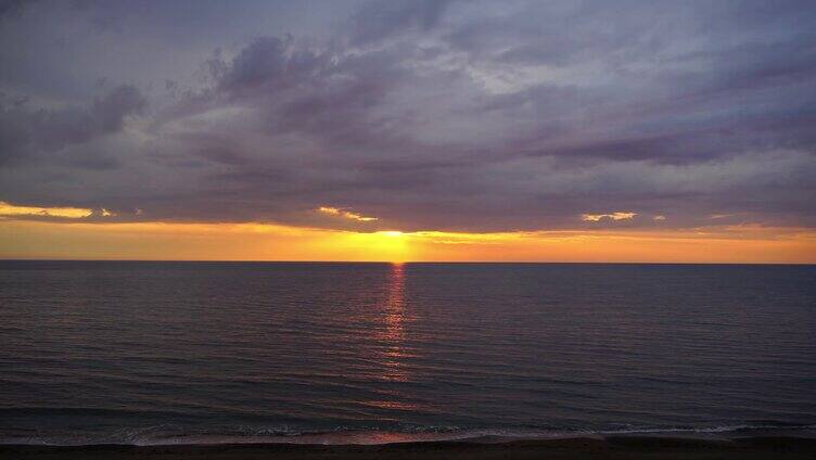 海边日落海上落日海面夕阳火烧云海岸