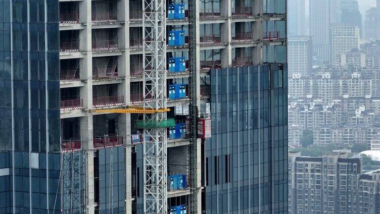 城市建设中的大楼升降梯拍摄