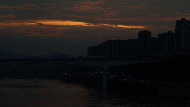 桥梁钢索江河城市风光