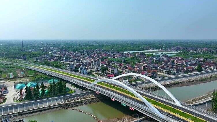 航拍上海崇明岛生态水系水闸 崇明大道大桥