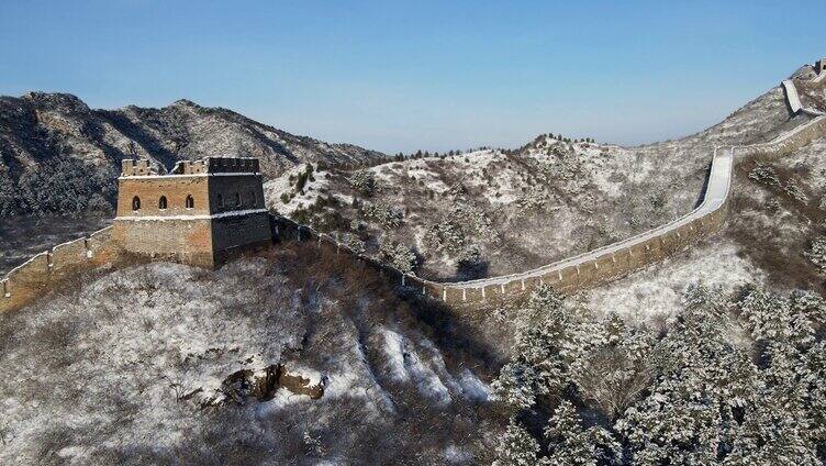 航拍河北金山岭长城日出雪景