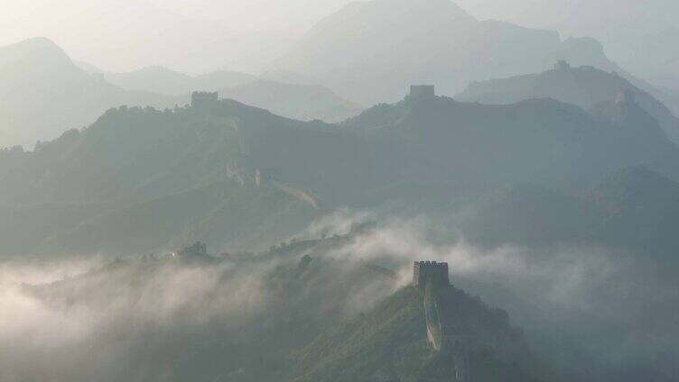 航拍北京蟠龙山长城日出云海