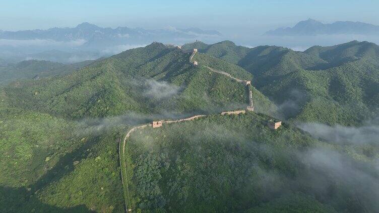 航拍北京蟠龙山长城日出云海