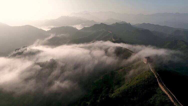 航拍北京蟠龙山长城日出云海