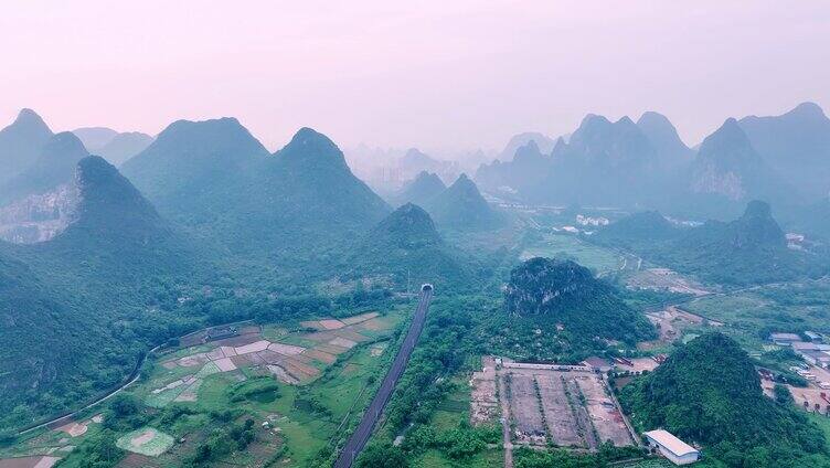 喀斯特地貌和农田