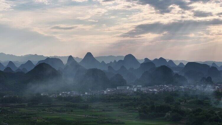 桂林山水丁达尔光线