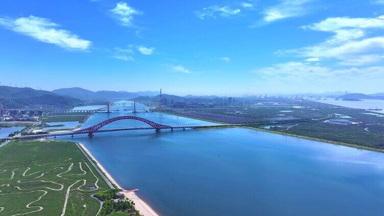 航拍浙江宁波梅山湾网红桥 红桥