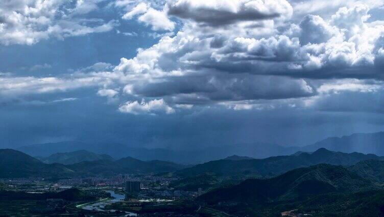 城市上空雨云延时