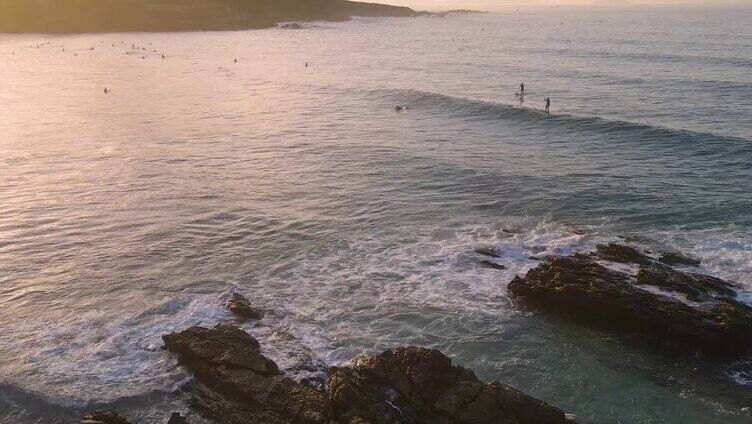 蓝色大海和海浪风景