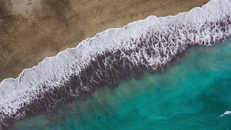 海岸线海浪蓝色风景