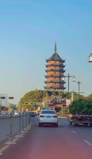 苏州傍晚人民路北寺塔