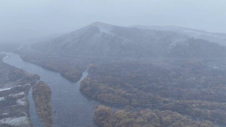 航拍秋季湿地河流风雪交加