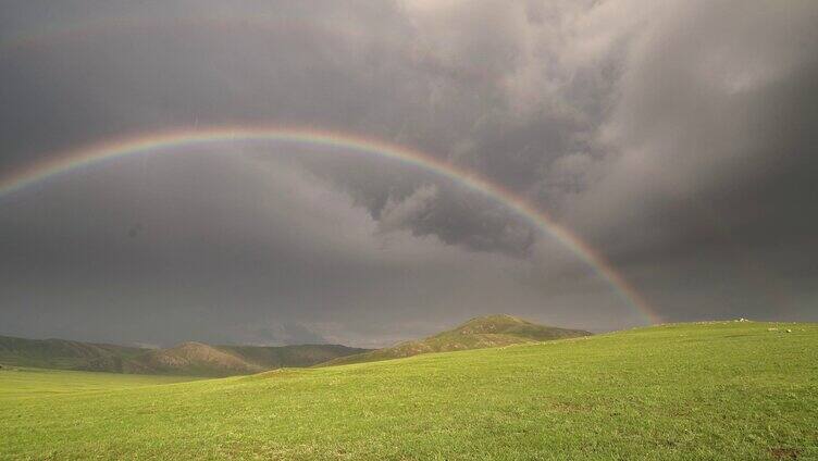 草原雨后彩虹