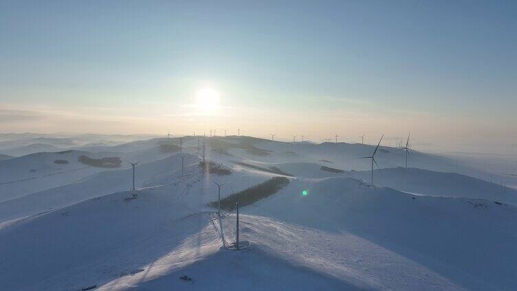内蒙古雪原山岭和风力发电场