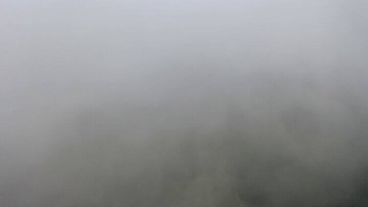 大山云雾满屏俯拍转场4k
