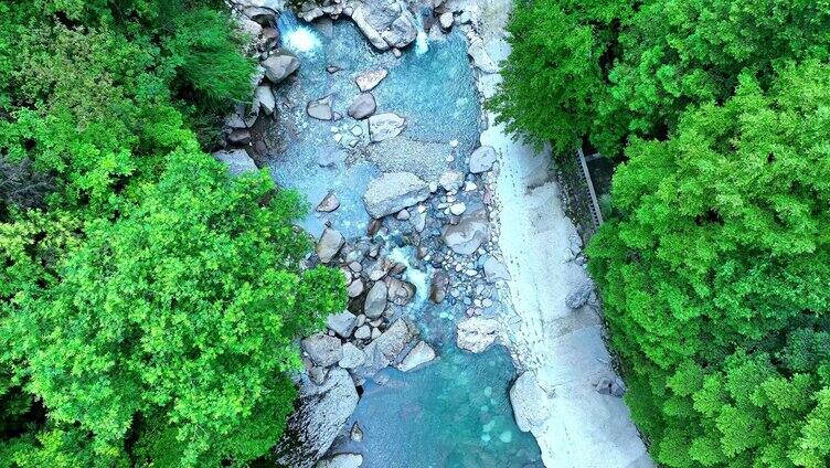 崇州鸡冠山山间溪水