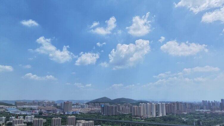 航拍枣庄蓝天白云下的高铁延时摄影