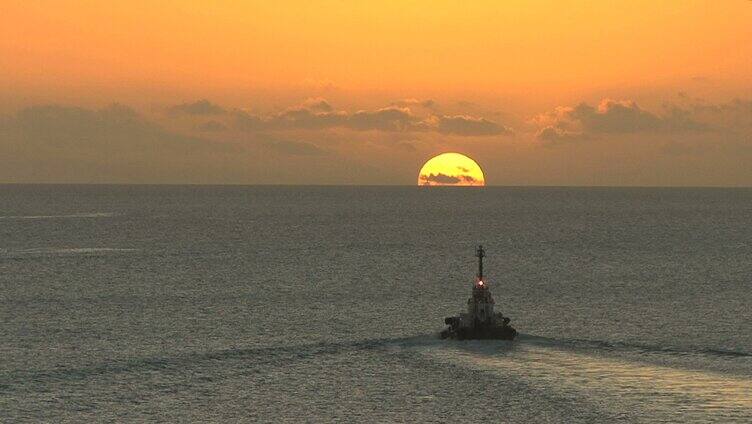 日落大海和轮渡