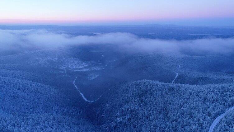 航拍大兴安岭雪色山林冷空气