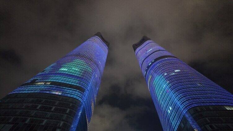 高楼双子塔城市夜景实拍空镜素材繁华都市