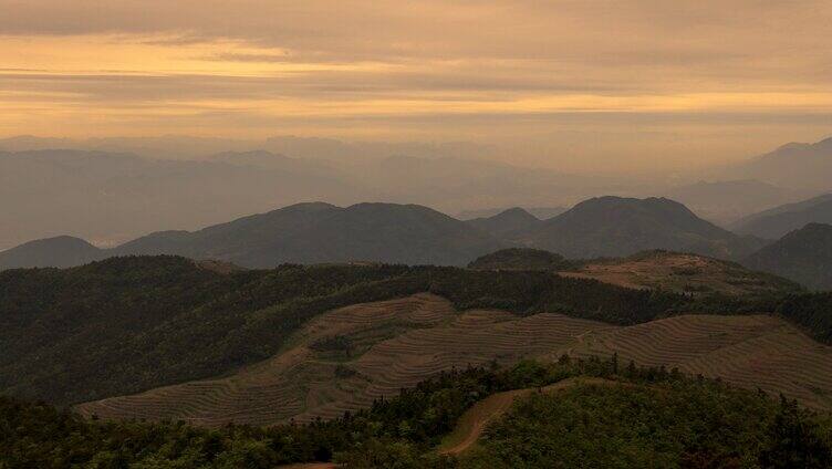 高山山峦叠嶂云层延时