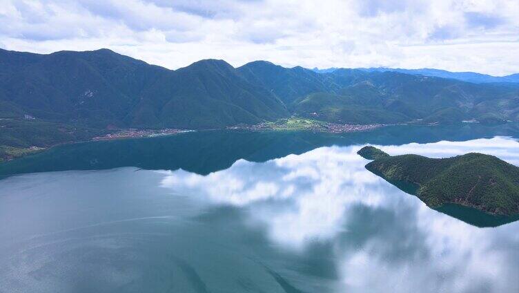 航拍淡水湖泊水资源自然风光