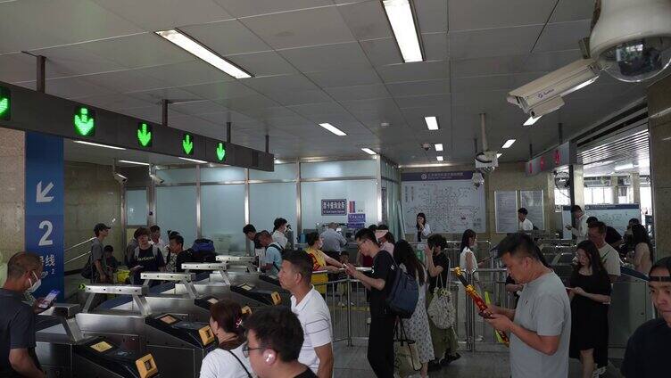 【4K】北京地铁2号线北京站安检人流延时
