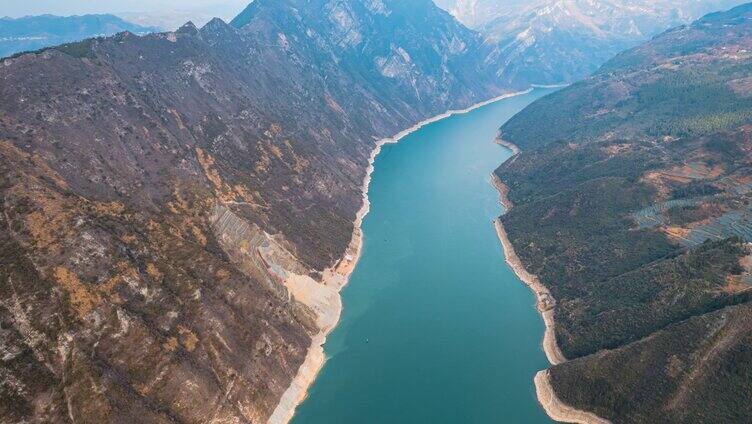 8K自然震撼大气长江三峡巫峡段河流地貌航
