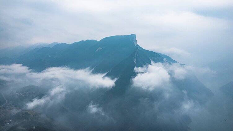 8K长江三峡之巅壮丽河山云雾缭绕壮丽河山