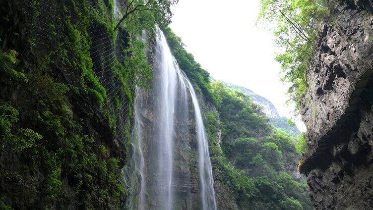 4K唯美宜昌三峡大瀑布水流水瀑布自然风光