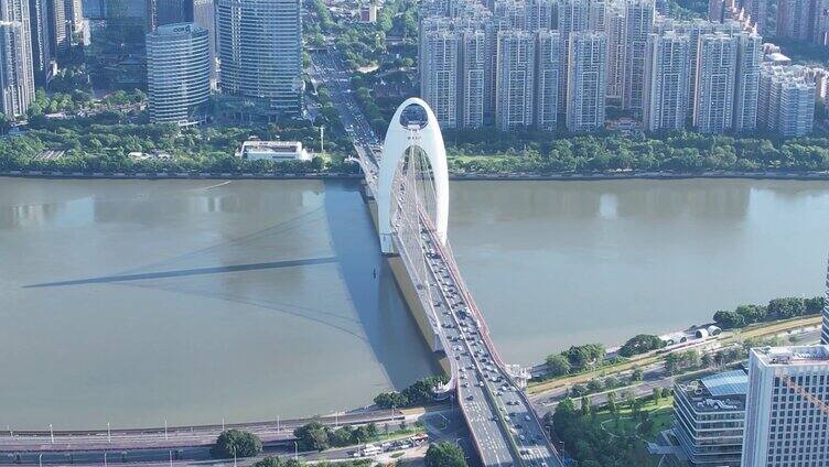 城市地标航拍广州晴朗天气猎德大桥车流视频