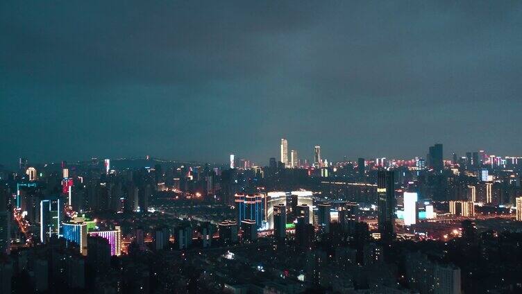 城市夜景航拍，建筑外立面灯光秀