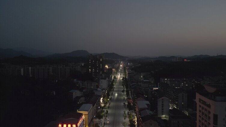 城市的夜景街景车水马龙素材